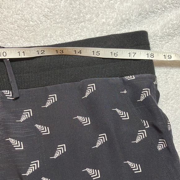 Boy by Band of Outsiders silk joggers - Picture 9 of 10